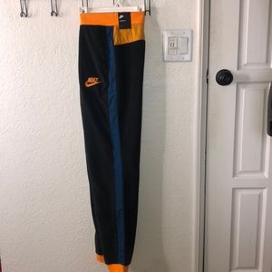 NEW Nike Woman’s Pants